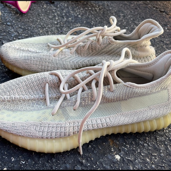 Yeezy 350 V2 | GUC | Size 9.5 | 779001 | No Box - Picture 8 of 12